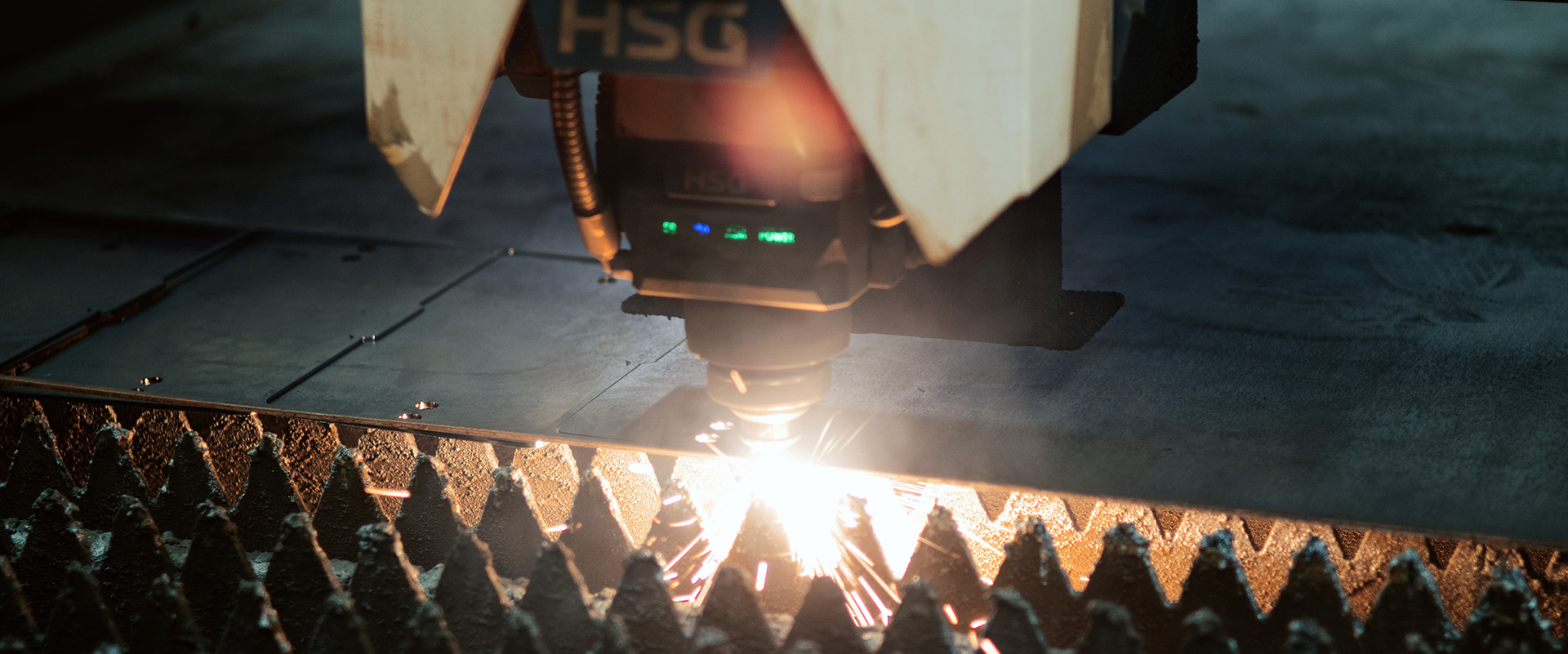 专注为集团内部及战略伙伴提供高端、标准化、规模化的金属基材